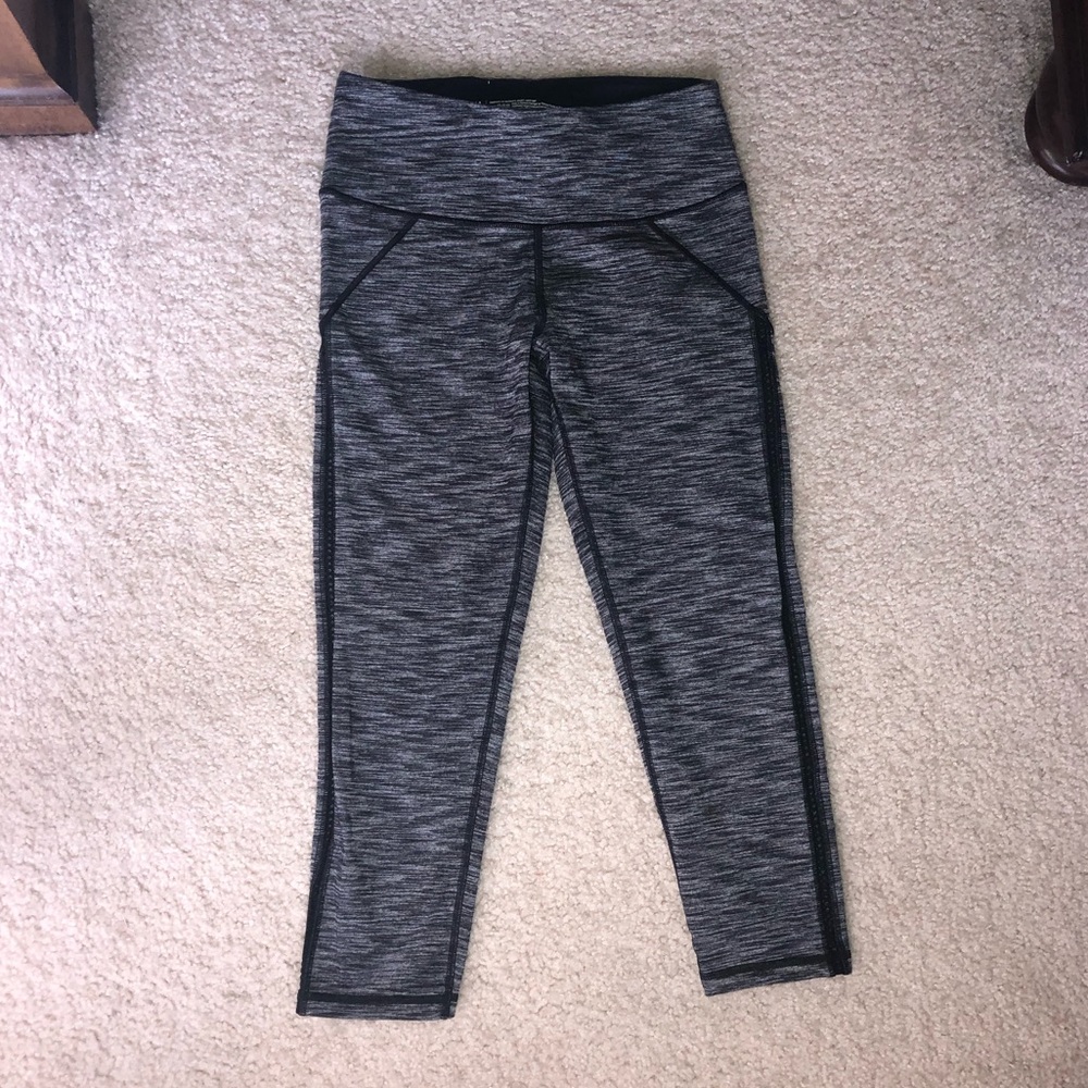VICTORIA’S SECRET SPORT Crop Leggings